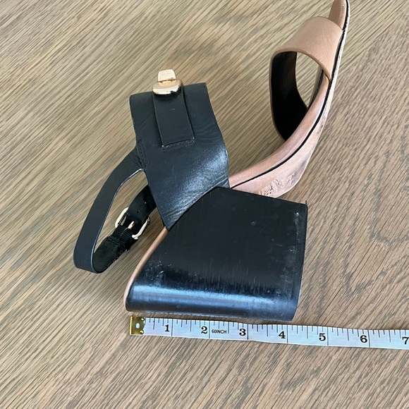 Coach Dennis Turnlock Open Toe Slingback Block Heels Sandals Tan Black Gold 8.5 - Picture 13 of 16